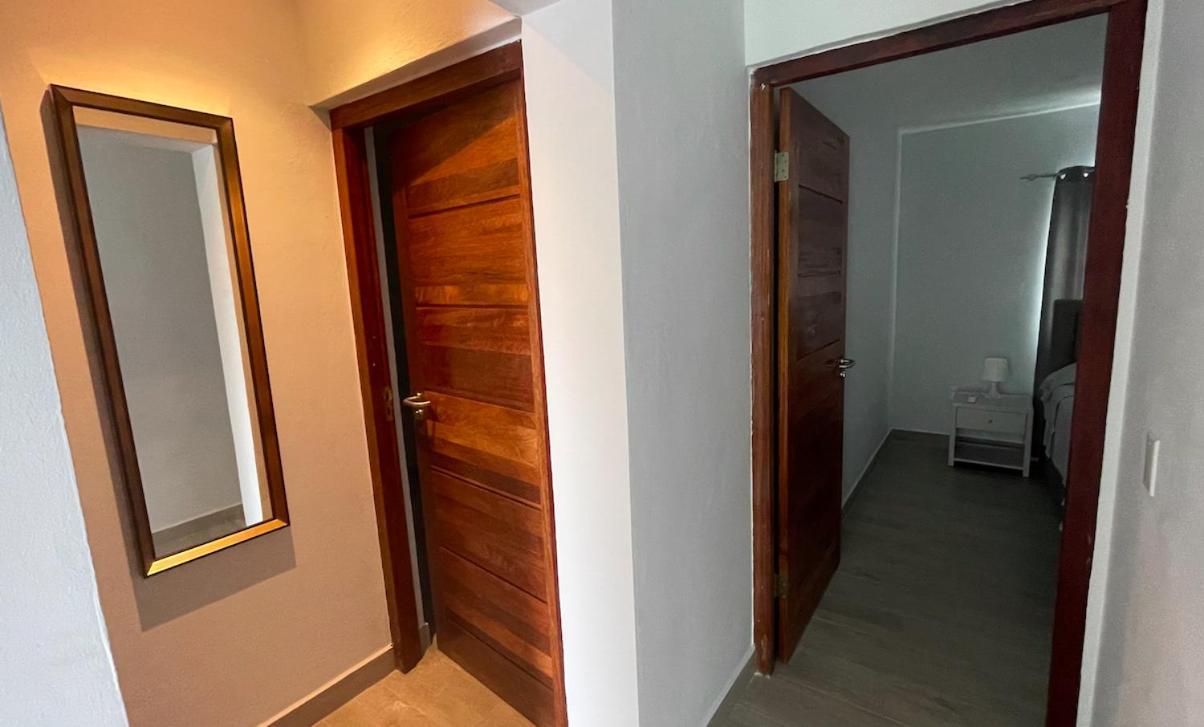 Apartament Whitehouse Boulevard, Close To Mambo Beach And City Centre Willemstad Zewnętrze zdjęcie