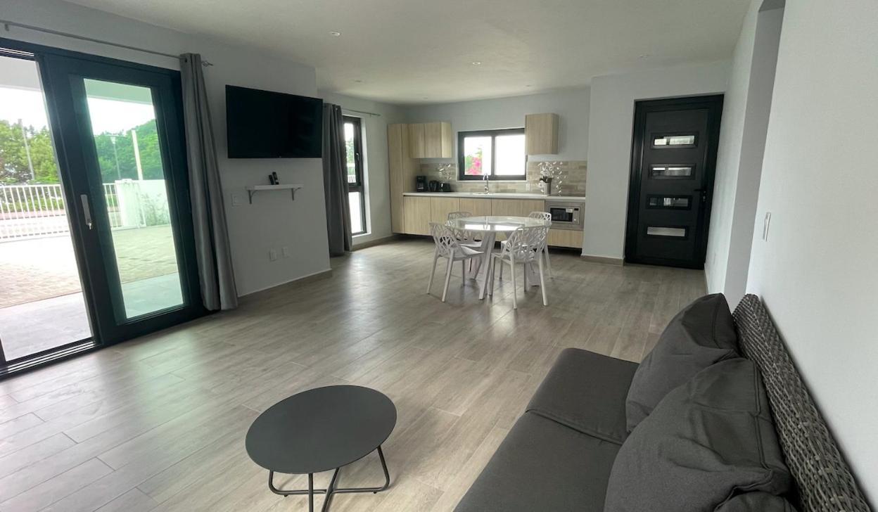 Apartament Whitehouse Boulevard, Close To Mambo Beach And City Centre Willemstad Zewnętrze zdjęcie