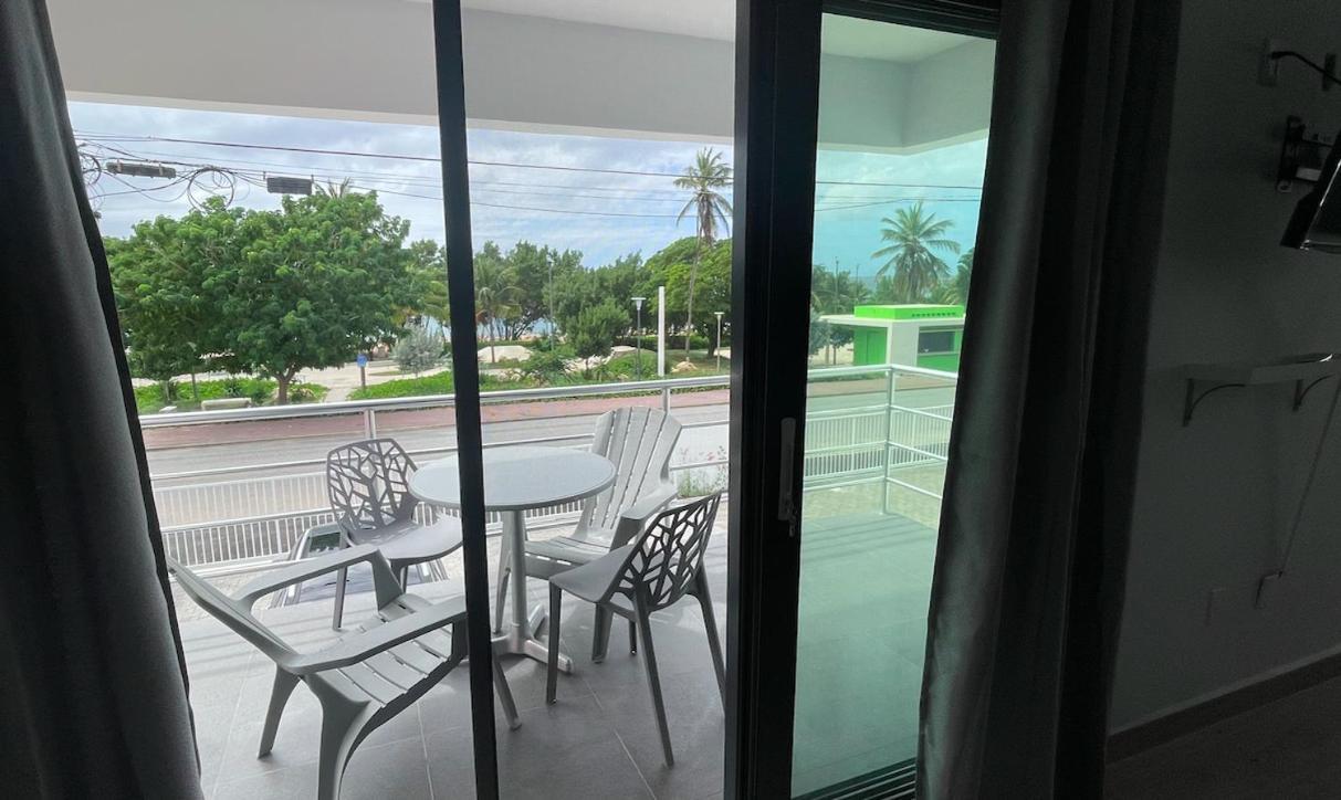 Apartament Whitehouse Boulevard, Close To Mambo Beach And City Centre Willemstad Zewnętrze zdjęcie